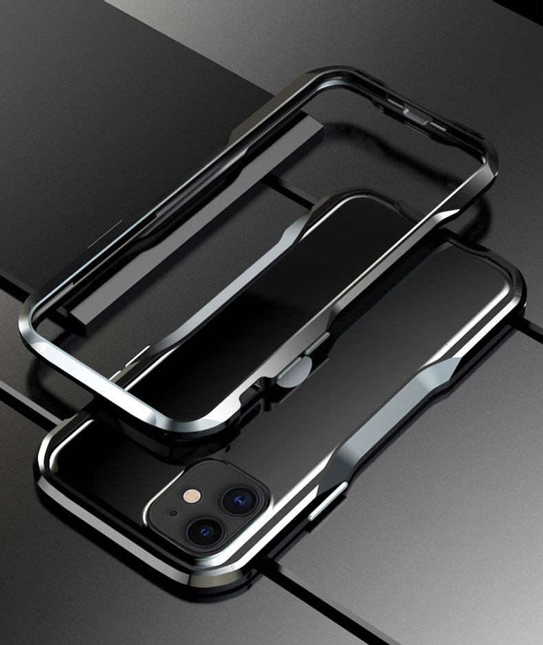 414032 บัมเปอร์ iPhone XS สีดำ ( ใช้ร่วมกับ 11 Pro ได้ ปุ่มเปิด-ปิดสั่น จะอยู่ชิดขอบบน )
