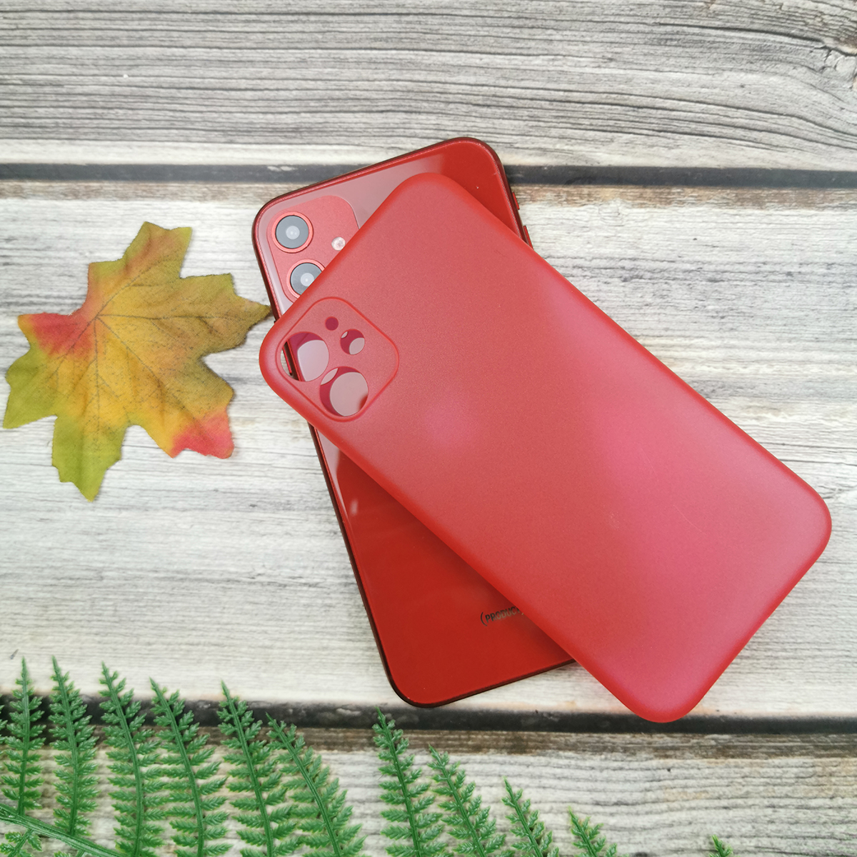 313100 รุ่น iPhone XS สีแดง กึ่งโปร่ง
