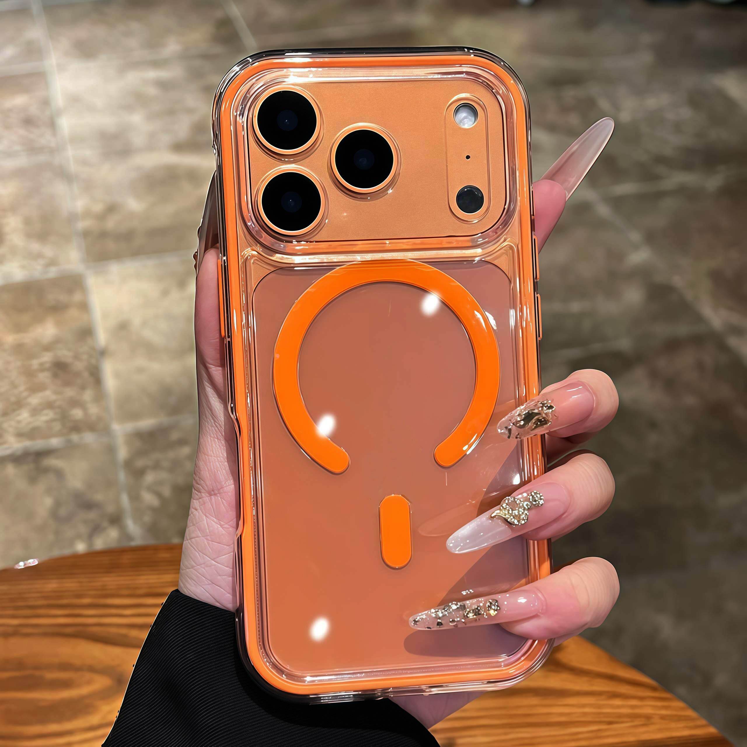 179115 เคส iPhone 14 Pro Max ขอบสีส้ม
