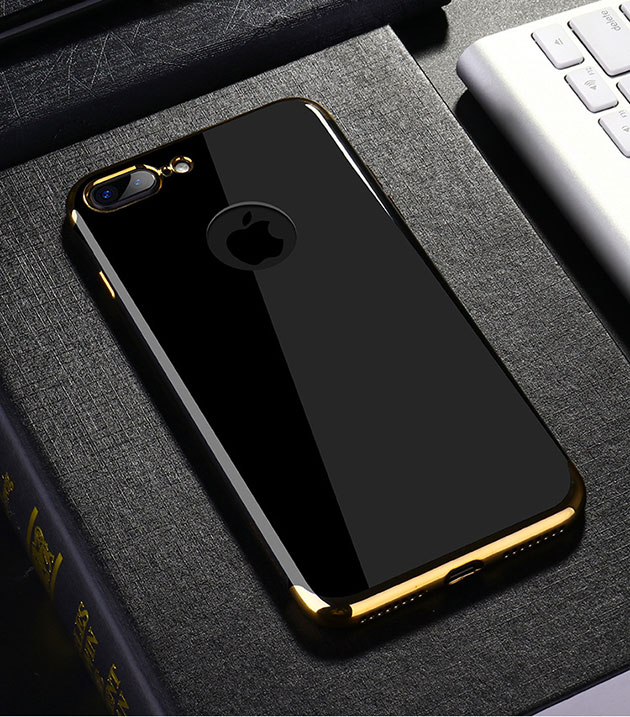 202002 เคส iPhone 7 Plus สีดำเงาขอบทอง
