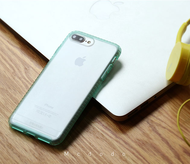 194007 เคส iPhone 7 Plus ขอบสีเขียว
